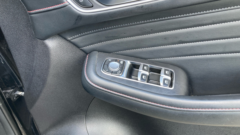 MG Hs 1.5 T-GDI Exclusive 5dr DCT Petrol Hatchback